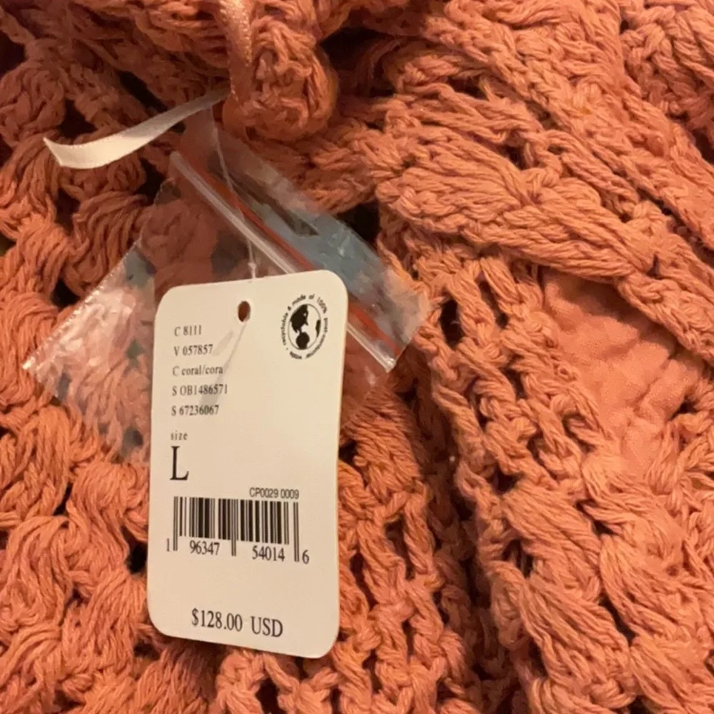 Free People Megan Long sleeves cut out back Crochet crop Top size Large